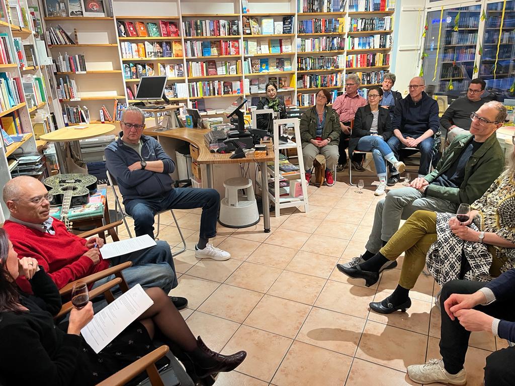 Buch in der Aur.jpg Buch in der Aur.jpg